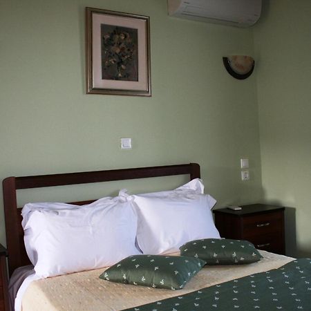 Dionysus Apartments & Suites Ierissos Oda fotoğraf