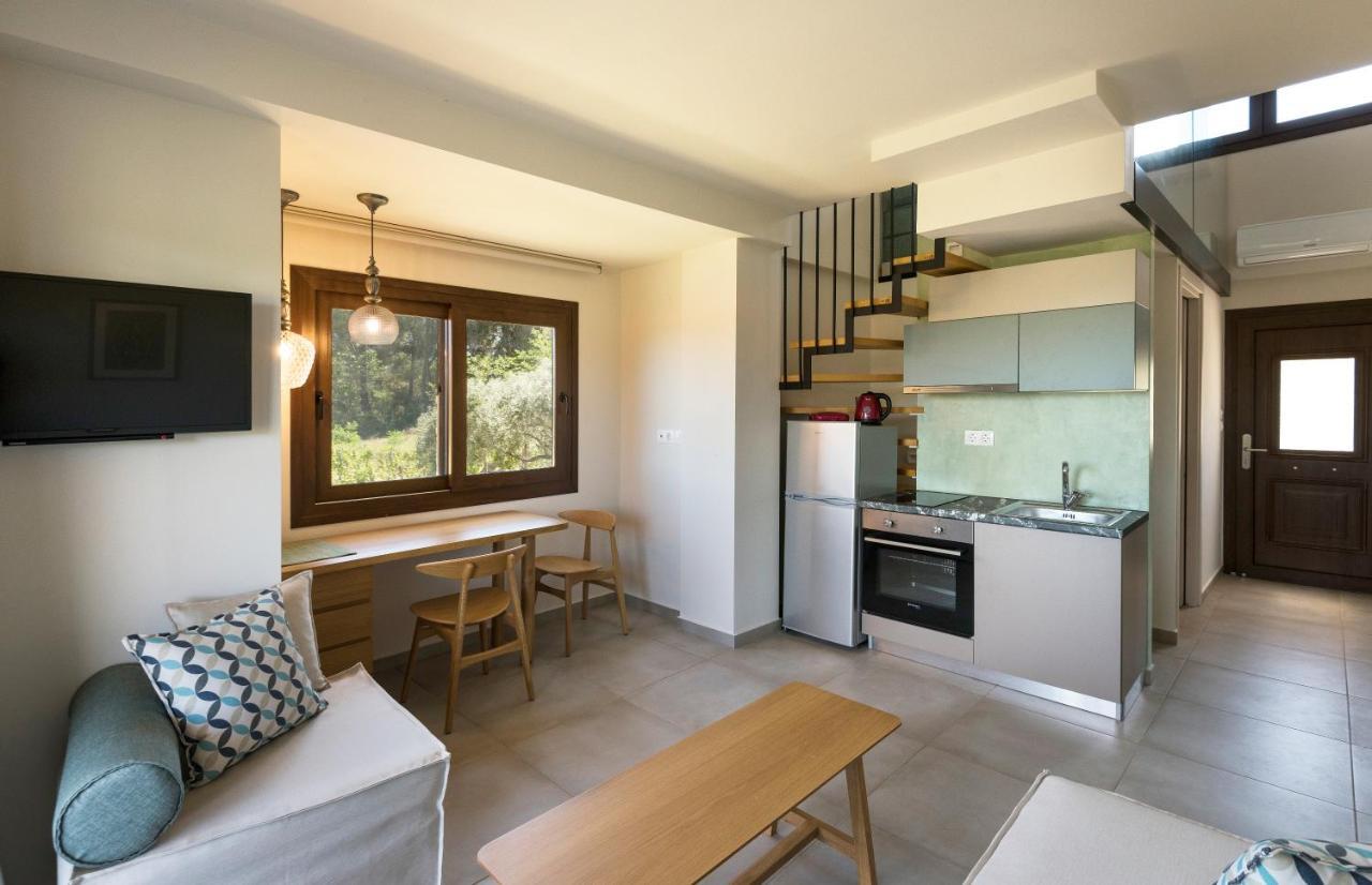 Dionysus Apartments & Suites Ierissos Dış mekan fotoğraf
