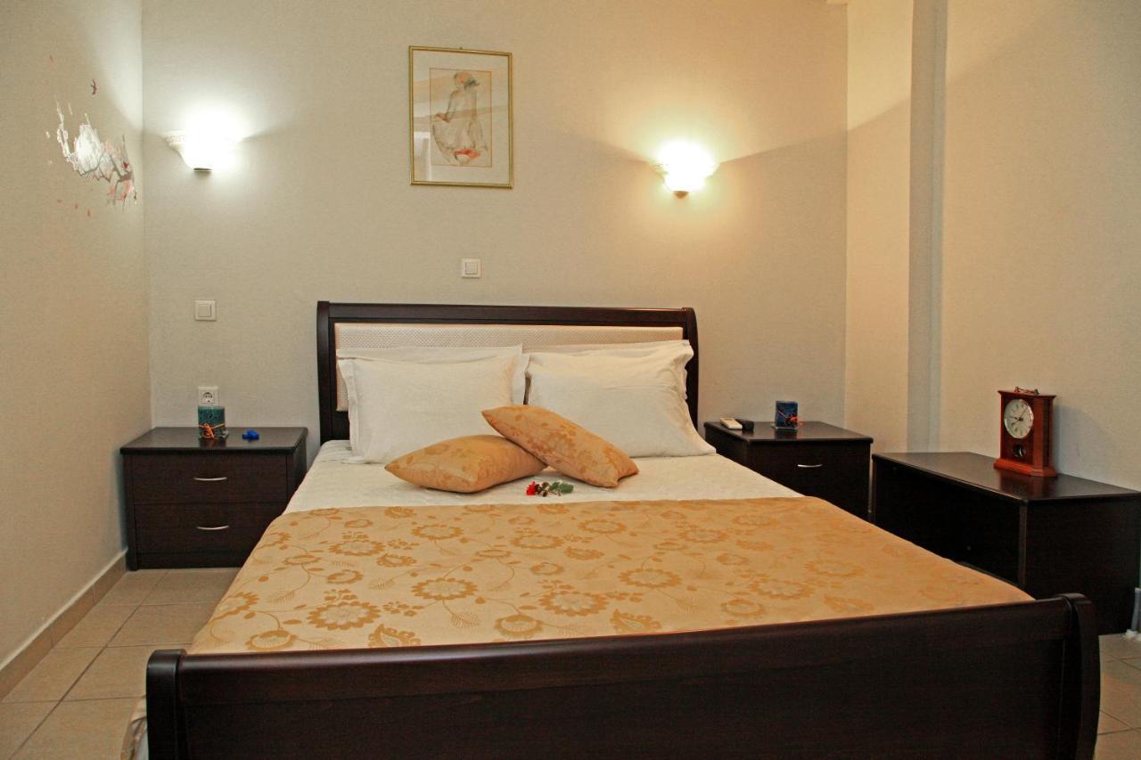 Dionysus Apartments & Suites Ierissos Oda fotoğraf