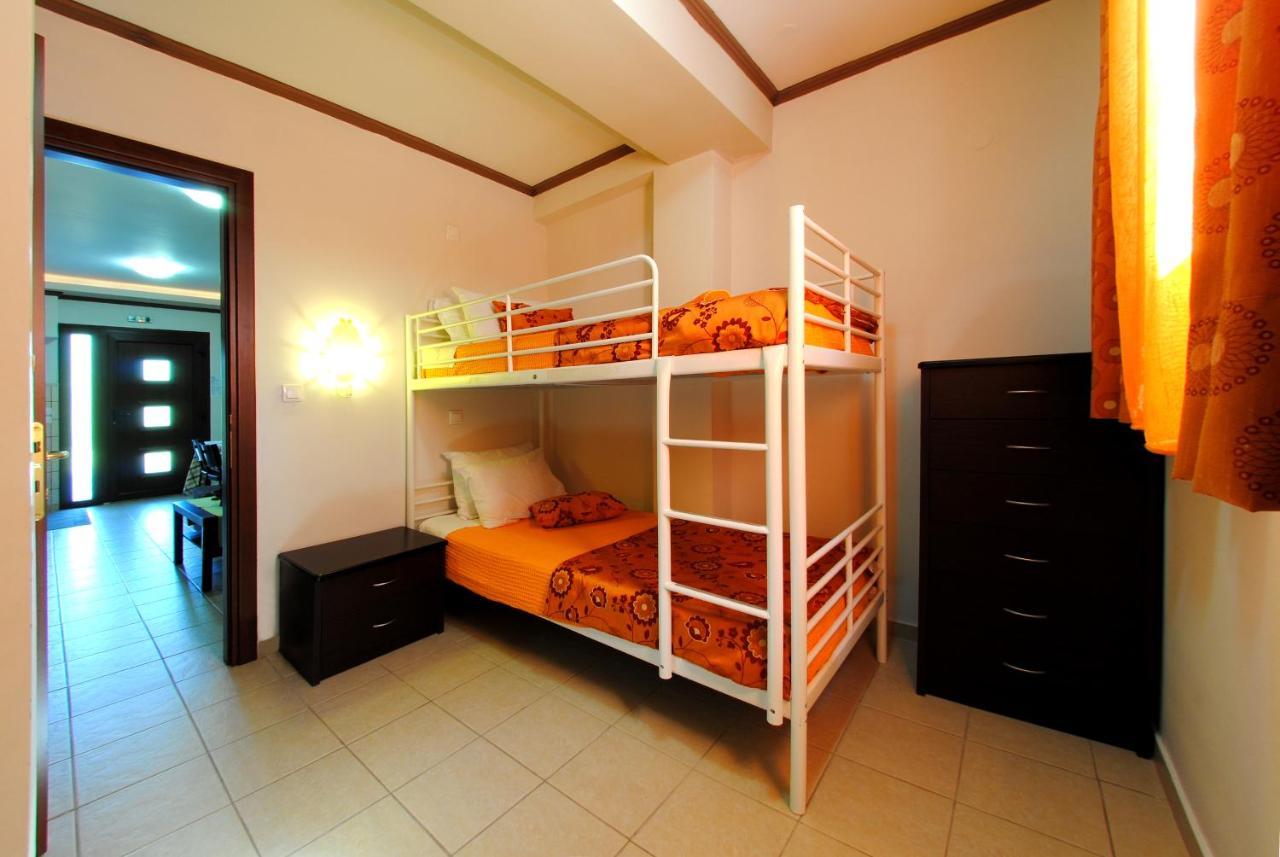Dionysus Apartments & Suites Ierissos Oda fotoğraf