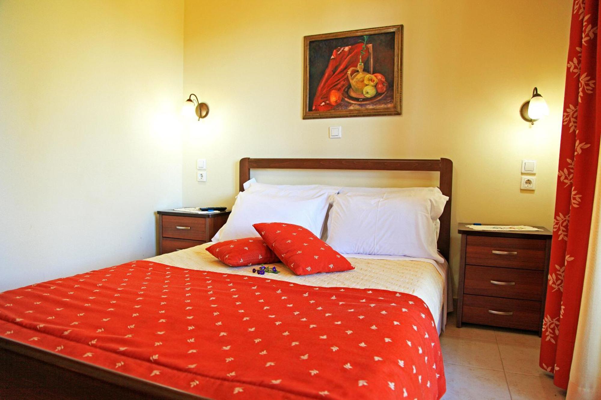 Dionysus Apartments & Suites Ierissos Oda fotoğraf