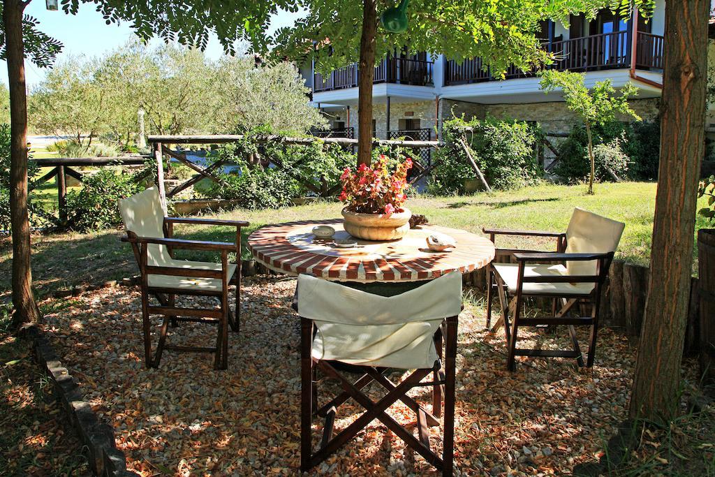 Dionysus Apartments & Suites Ierissos Dış mekan fotoğraf